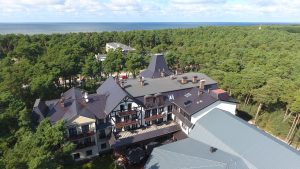 Zdjecia z drona na pensjonat nad morzem - hotel Royal Baltic